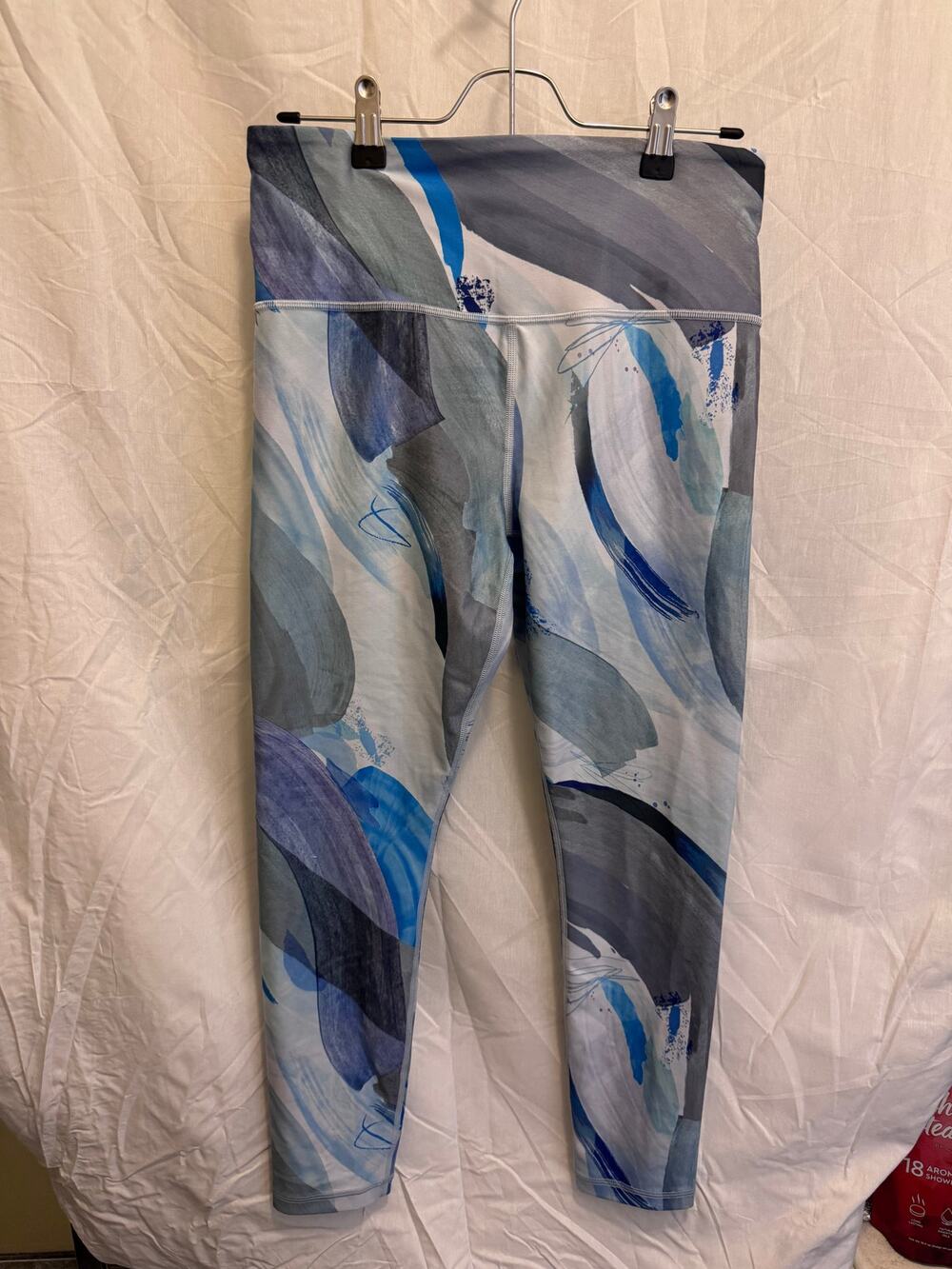 Athleta Elation Blue Gray Marble Print 7/8 Leggings Size M